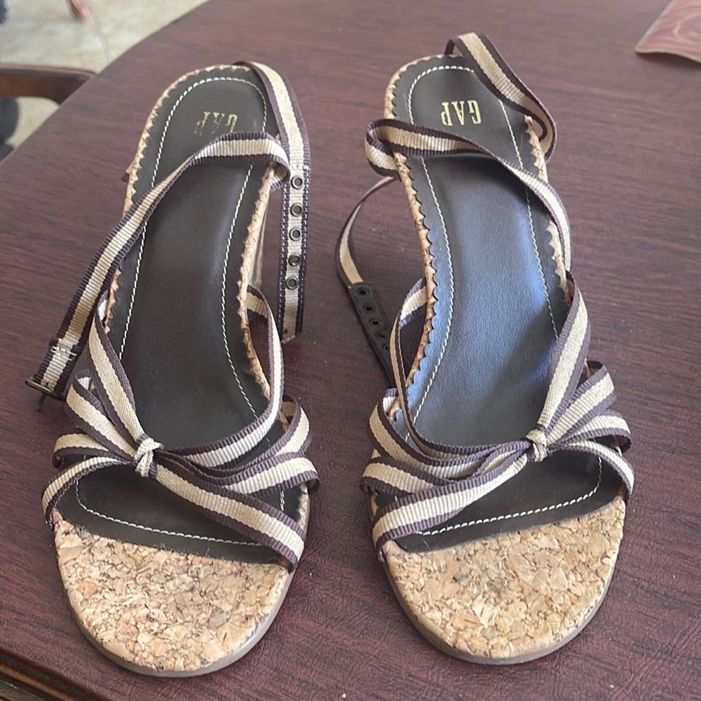 Brown/Tan Gap Wedge Sandal Espadrille Sz 8